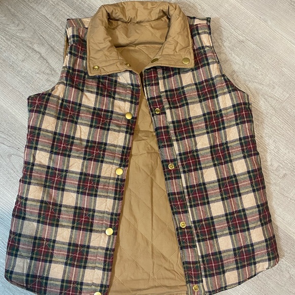 New Super Cute Reversible Vest - Picture 9 of 10